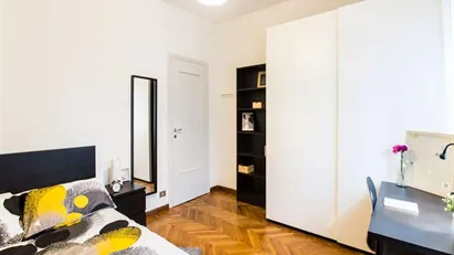 Room for rent in Milano Zona 6 - Barona, Lorenteggio, Milan