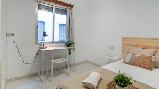 Rooms in el Camí de Vera - photo 1