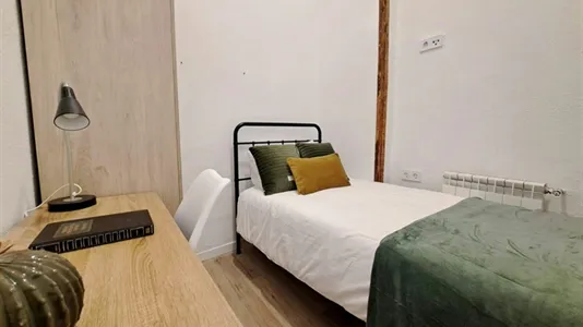 Rooms in Madrid Centro - photo 7
