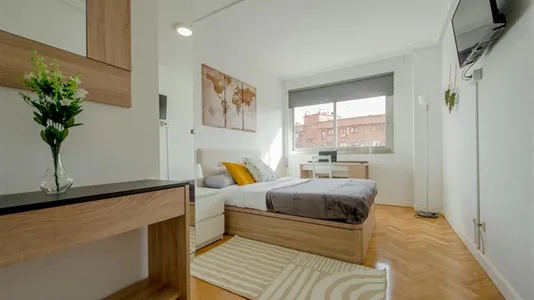 Rooms in Madrid Retiro - photo 2