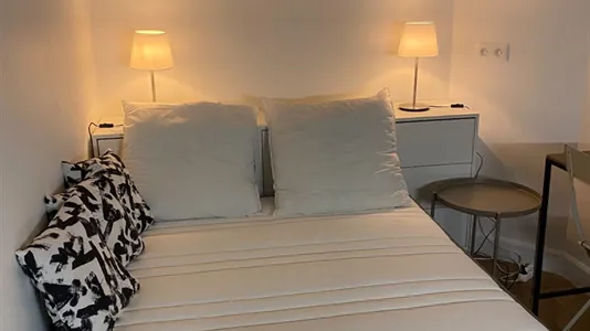 Apartments in Paris 16éme arrondissement (North) - photo 7