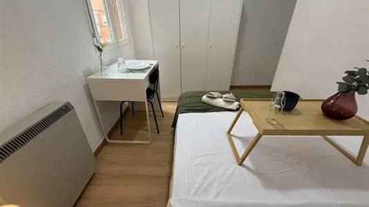 Rooms in Alcalá de Henares - photo 2