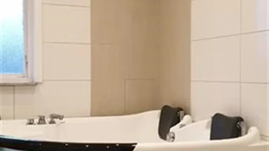 Houses in Husie - photo 12