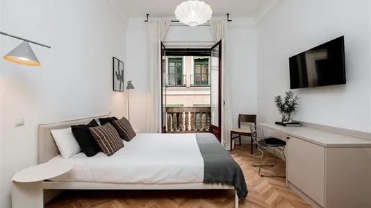 Rooms in Madrid Centro - photo 2