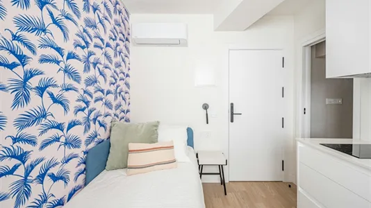 Rooms in Málaga - photo 4