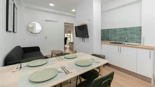 Rooms in Málaga - photo 10