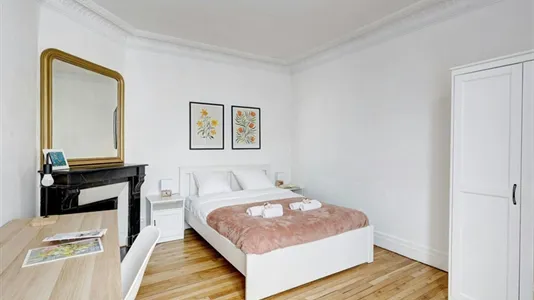 Apartments in Nanterre - photo 9