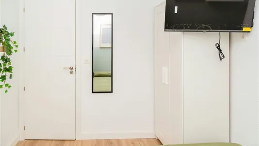 Rooms in Zaragoza - photo 2