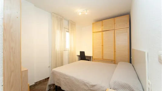 Rooms in Granada - photo 1