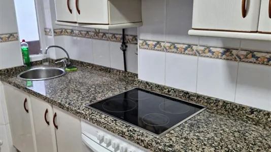 Rooms in Oviedo - photo 4