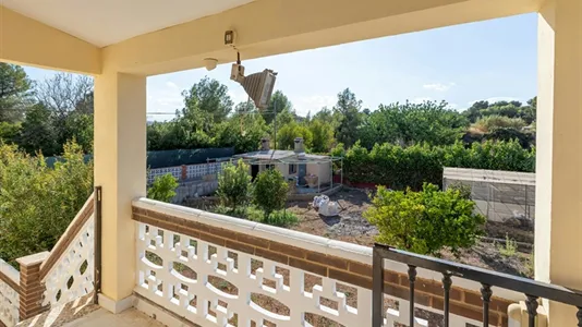 Houses in Montserrat - photo 7