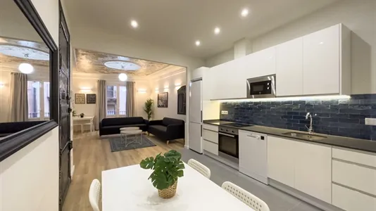 Apartments in Barcelona Ciutat Vella - photo 4
