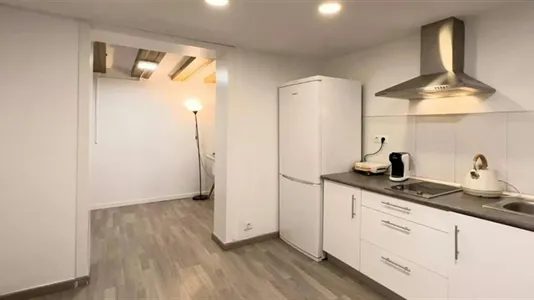 Rooms in Barcelona Ciutat Vella - photo 5