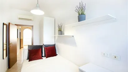 Room for rent in Milano Zona 7 - Baggio, De Angeli, San Siro, Milan