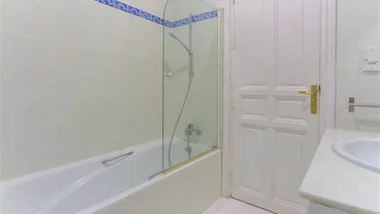 Rooms in Madrid Retiro - photo 10