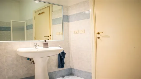 Rooms in Roma Municipio II – Parioli/Nomentano - photo 10