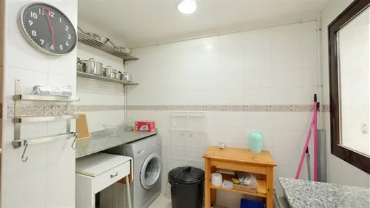 Rooms in Barcelona Ciutat Vella - photo 10