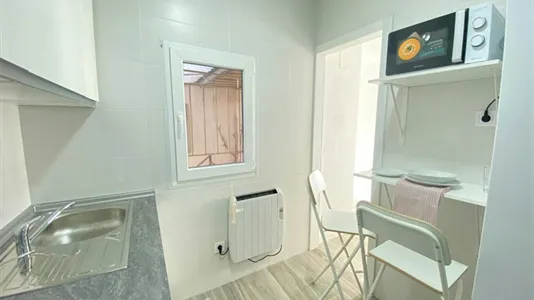 Rooms in Adaro - photo 8