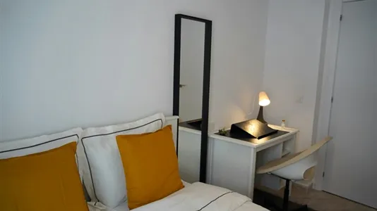 Rooms in Madrid Centro - photo 10