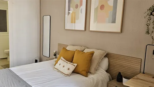 Rooms in Barcelona Eixample - photo 5