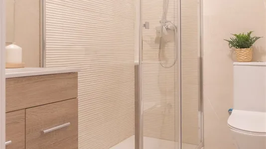 Rooms in Madrid Retiro - photo 9
