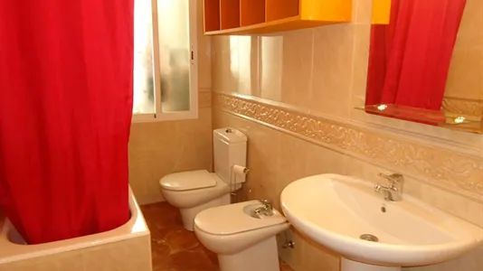 Rooms in Córdoba - photo 10