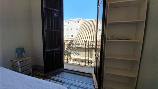 Rooms in Granada - photo 4