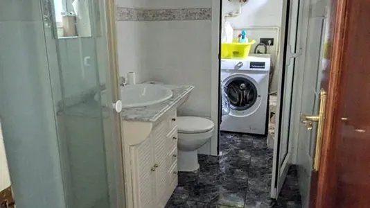 Rooms in Barcelona Sants-Montjuïc - photo 6