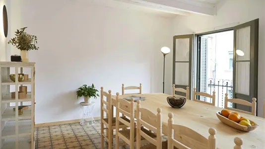 Rooms in Barcelona Eixample - photo 8