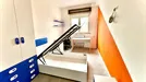 Room for rent, Turin, Piemonte, &lt;span class=&quot;blurred street&quot; onclick=&quot;ProcessAdRequest(7736769)&quot;&gt;&lt;span class=&quot;hint&quot;&gt;See streetname&lt;/span&gt;[xxxxxxxxxxxxx]&lt;/span&gt;