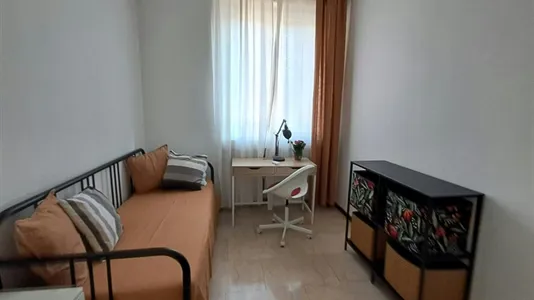 Rooms in Milano Zona 8 - Fiera, Gallaratese, Quarto Oggiaro - photo 4