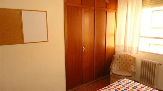 Rooms in Córdoba - photo 4