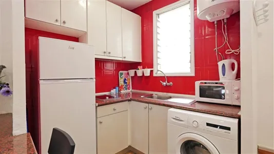 Rooms in Barcelona Ciutat Vella - photo 7