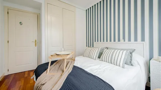 Rooms in El Encinar de los Reyes - photo 4