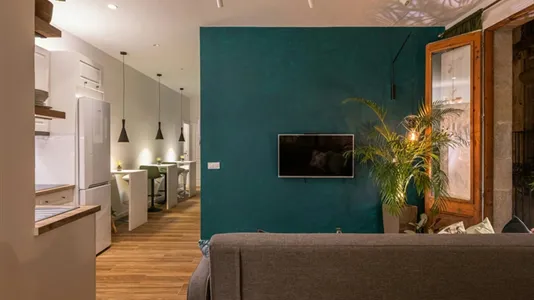 Rooms in Barcelona Ciutat Vella - photo 7