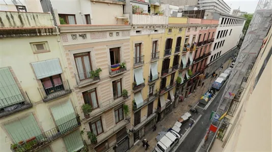 Rooms in Barcelona Ciutat Vella - photo 7