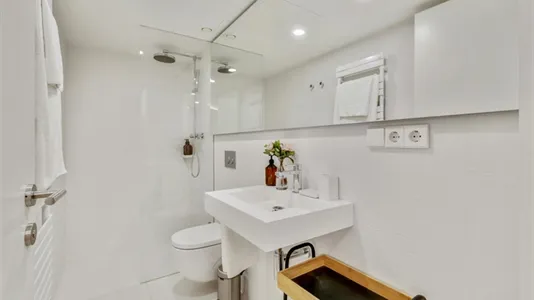 Apartments in Barcelona Ciutat Vella - photo 6