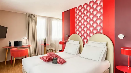 Apartments in Versailles - photo 3