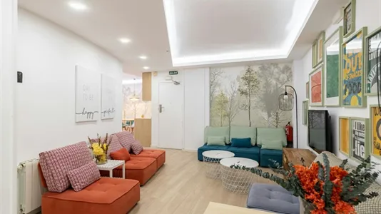 Rooms in Barcelona Eixample - photo 10