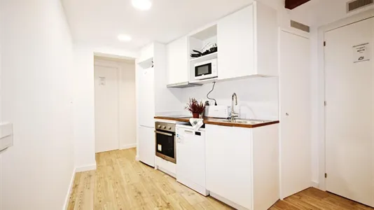 Rooms in Barcelona Sants-Montjuïc - photo 5