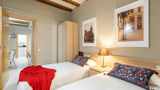 Apartments in Barcelona Ciutat Vella - photo 4