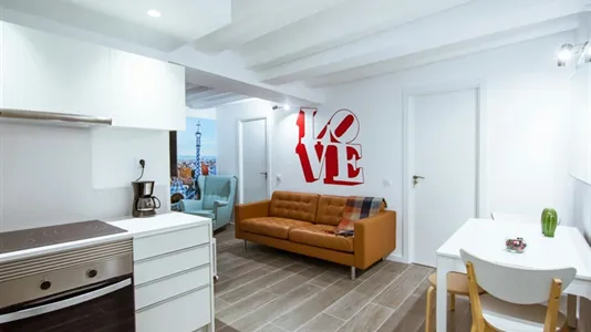 Rooms in Barcelona Ciutat Vella - photo 7