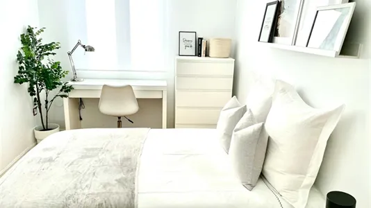 Rooms in Murcia - photo 2