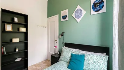 Room for rent in Milano Zona 8 - Fiera, Gallaratese, Quarto Oggiaro, Milan