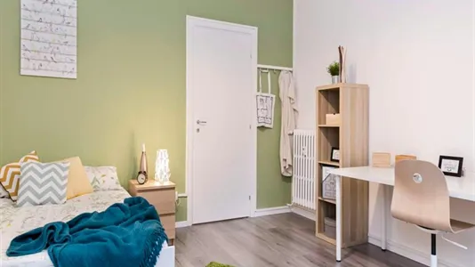 Rooms in Milano Zona 2 - Stazione Centrale, Gorla, Turro, Greco, Crescenzago - photo 3