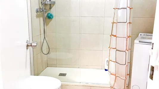 Rooms in Barcelona Ciutat Vella - photo 7