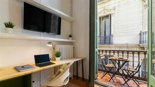 Rooms in Barcelona Ciutat Vella - photo 4