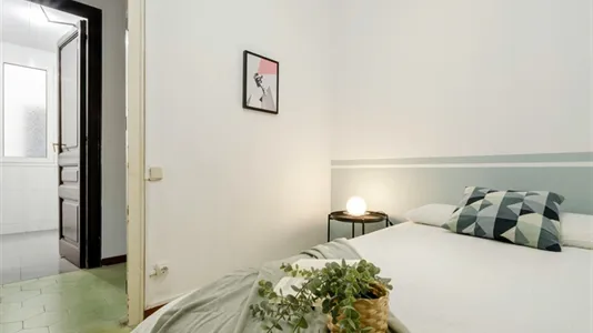 Rooms in Barcelona Eixample - photo 2