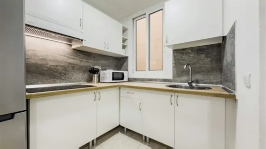 Rooms in Barcelona Ciutat Vella - photo 6