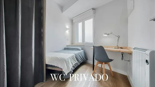 Rooms in Oviedo - photo 1